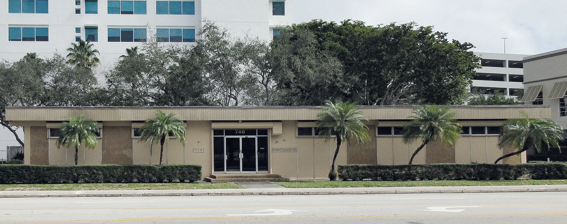 Commercial street in Broward County, Florida